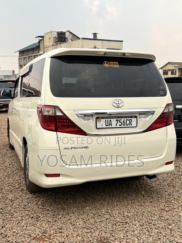 Toyota Alphard 2.4 Petrol FWD 2010 White