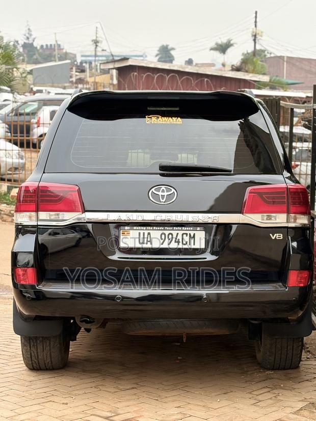 Toyota Land Cruiser 4.5 V8 GXR 2015 Black