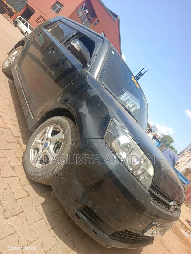 Toyota Corolla Rumion Hatchback 1.8 AWD 2010 Black