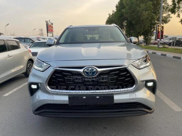 Toyota Kluger 2023 Silver