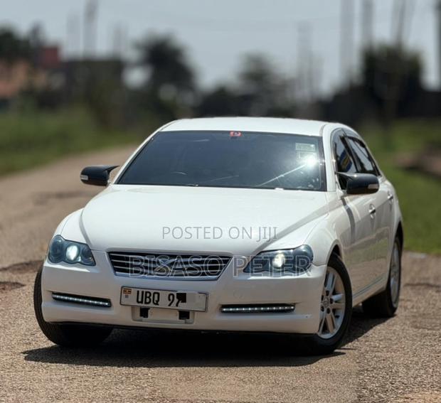 Toyota Mark X 2.5 AWD 2009 White