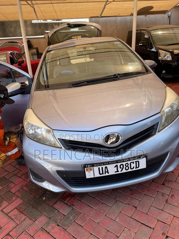 Toyota Vitz 2010 Blue