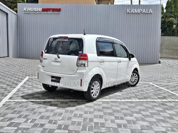 Toyota Spade 1.5 2012 White