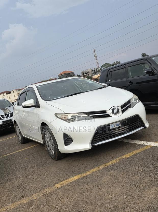 Toyota Auris 2013 White