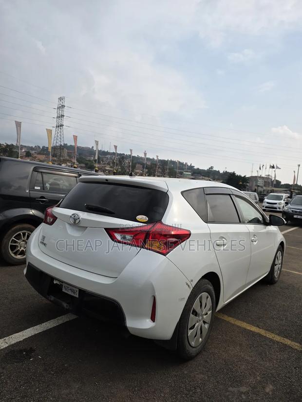 Toyota Auris 2013 White