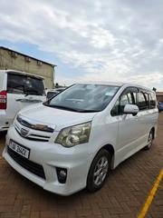 Toyota Noah 2.0 158hp FWD (7 Seater) 2010 White for sale