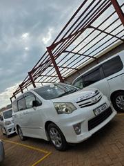 Toyota Noah 2010 Pearl for sale