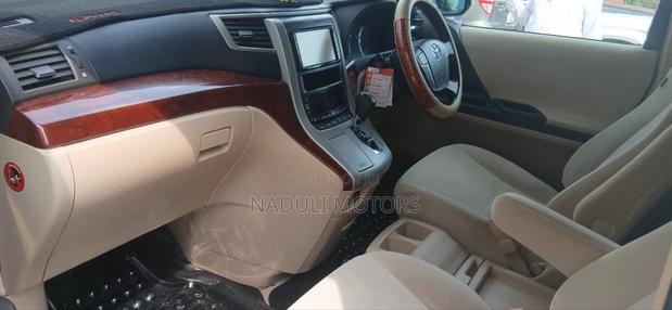 Toyota Alphard 2.4 Petrol FWD 2012 White