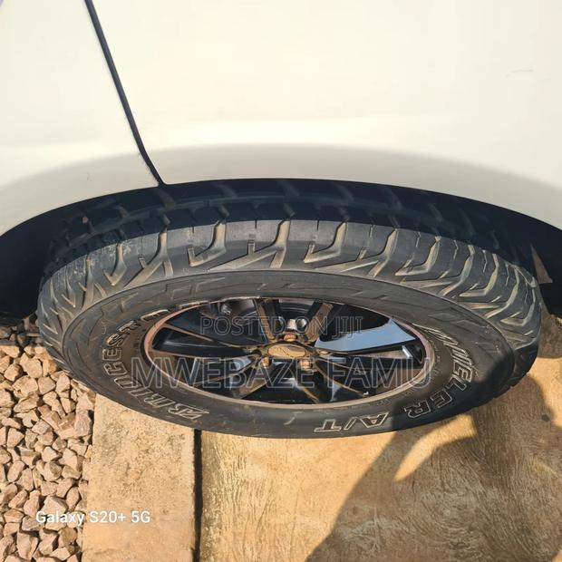 Volkswagen Touareg 2008 White