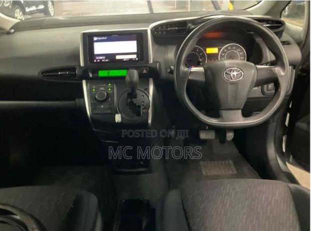 Toyota Wish 2011 Gray