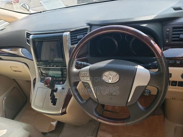 Toyota Vellfire 2014 White