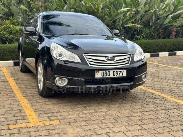 Subaru Outback 2.5i Premium 2011 Black