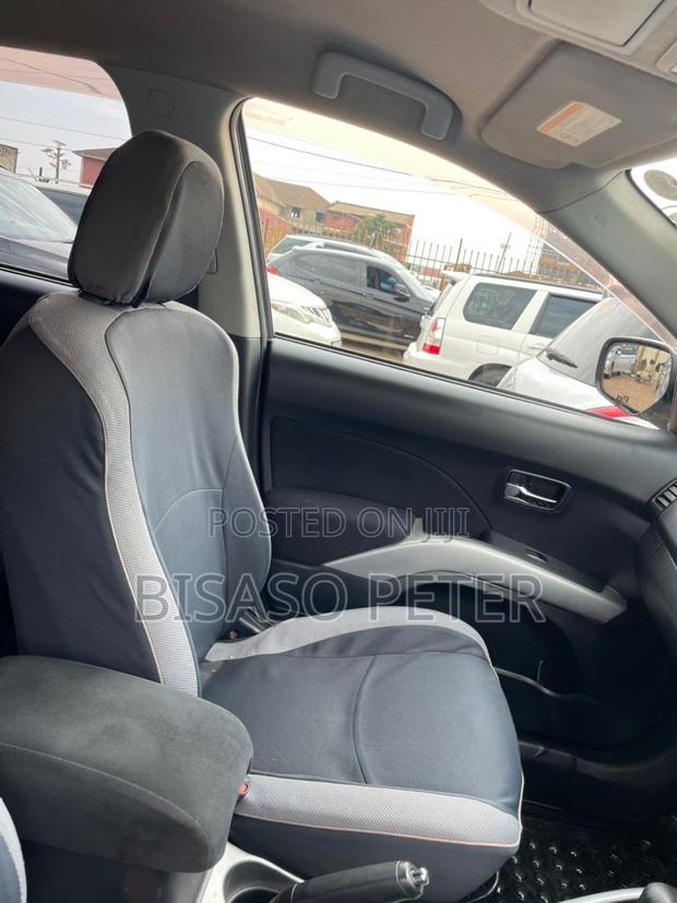 Mitsubishi Outlander 2010 Gray