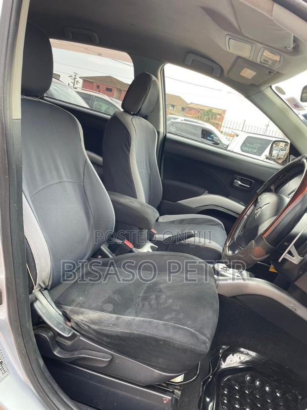 Mitsubishi Outlander 2010 Gray