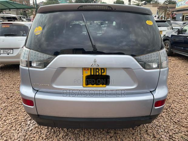 Mitsubishi Outlander 2010 Gray