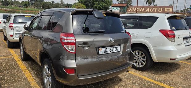 Toyota RAV4 2011 Brown