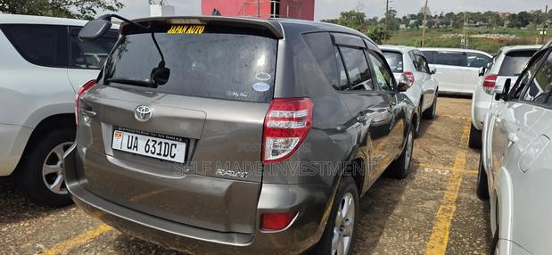 Toyota RAV4 2011 Brown