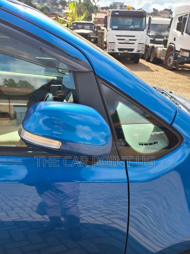 Toyota Ractis 1.3 FWD 2010 Blue