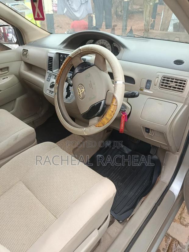 Toyota Raum 1.5 FWD 2003 Silver