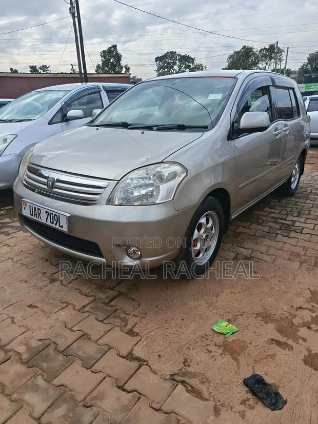 Toyota Raum 1.5 FWD 2003 Silver