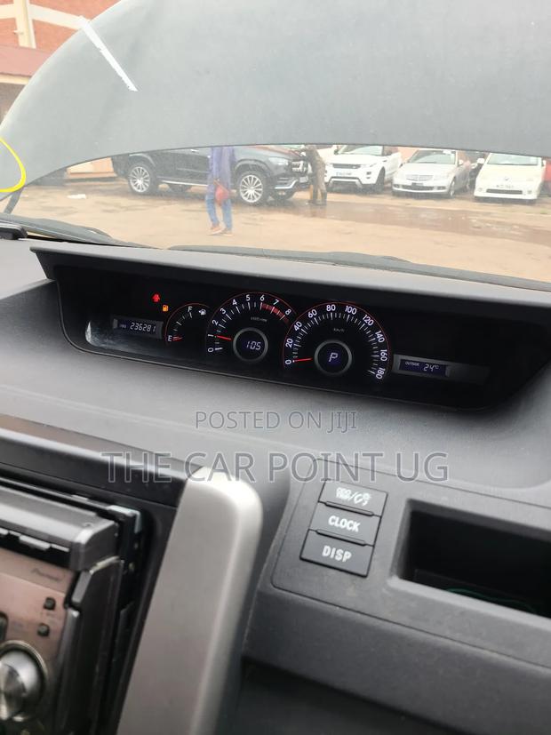 Toyota Noah 2.0 143hp FWD (7 Seater) 2009 Black