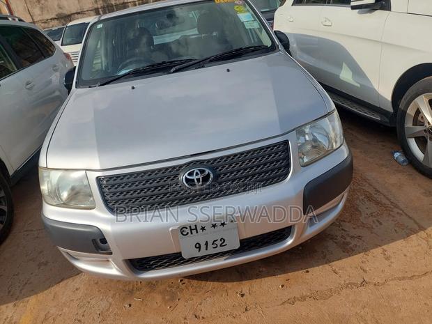 Toyota Succeed 2012 Silver