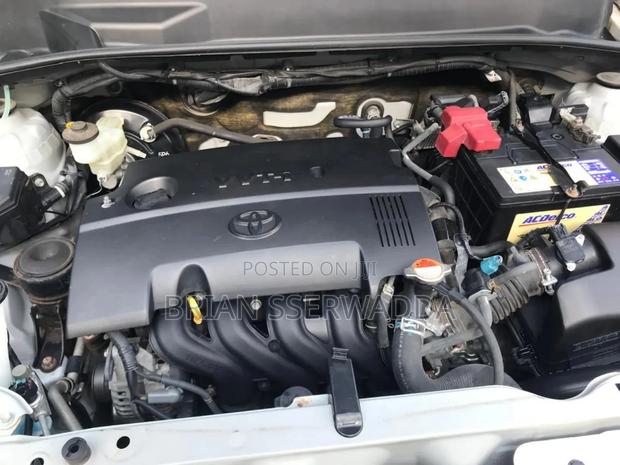 Toyota Succeed 2012 Silver