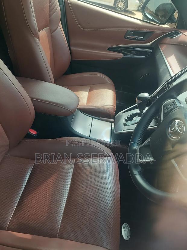 Toyota Harrier 2.0 2017 White