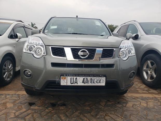 Nissan X-Trail 2.0 Petrol XE 2012 Green