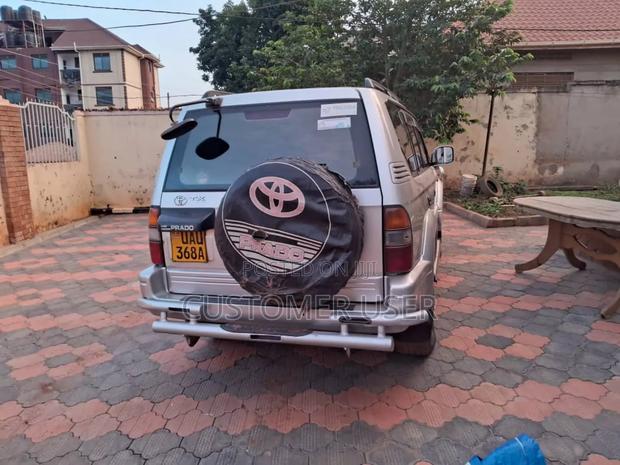 Toyota Land Cruiser Prado 2000 Silver