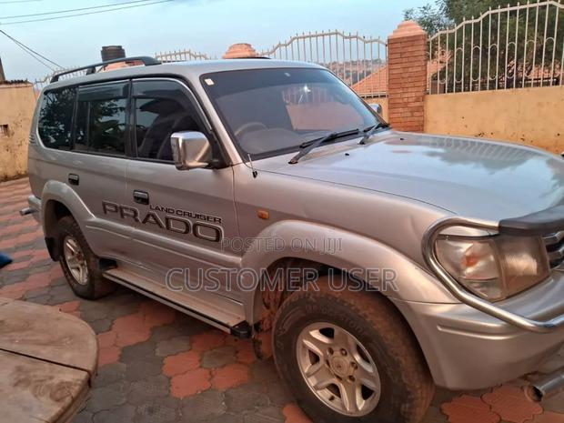 Toyota Land Cruiser Prado 2000 Silver
