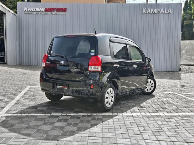 Toyota Porte 1.5 FWD 2012 Black