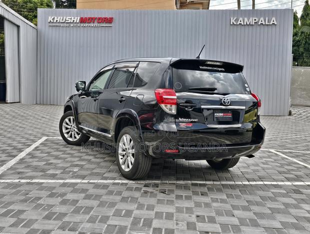 Toyota Vanguard 2012 Black