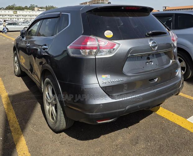 Nissan X-Trail 2.0 Petrol AWD 2016 Gray