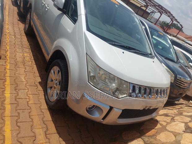 Mitsubishi Delica 2011 White