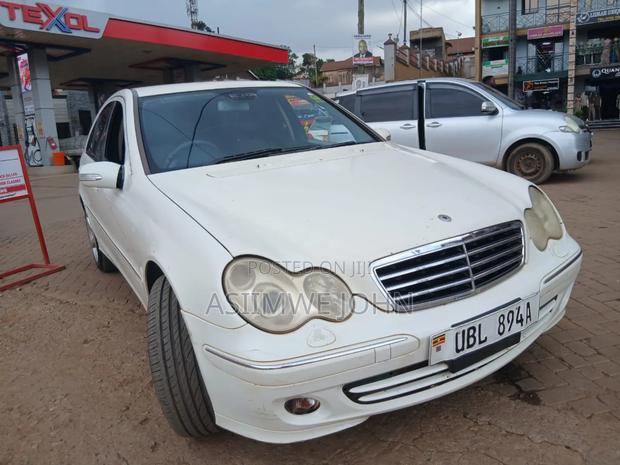 Mercedes-Benz C180 2006 White