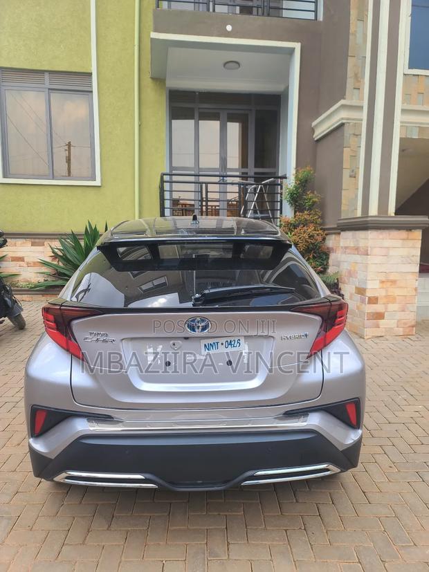 Toyota C-HR LE FWD 2019 Gray