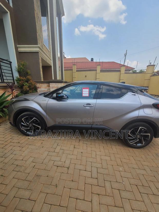 Toyota C-HR LE FWD 2019 Gray
