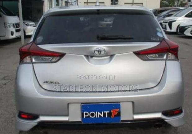 Toyota Auris 2012 Silver