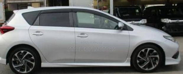 Toyota Auris 2012 Silver