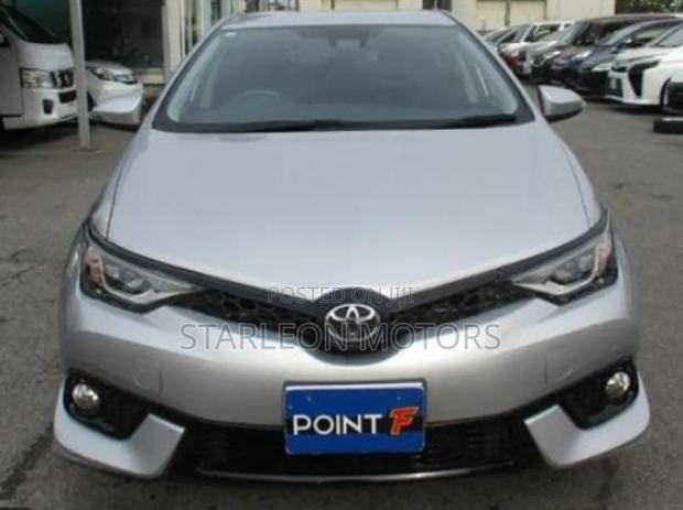 Toyota Auris 2012 Silver