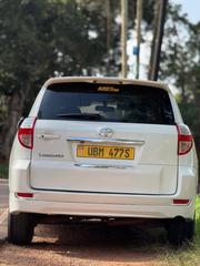 Toyota Vanguard 2010 White for sale