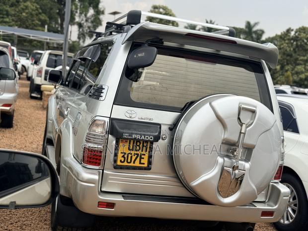 Toyota Land Cruiser Prado 2001 Silver