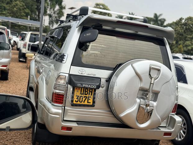 Toyota Land Cruiser Prado 2001 Silver
