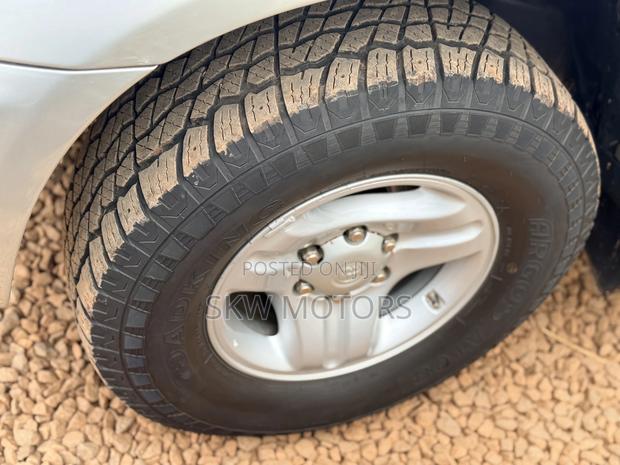 Toyota Land Cruiser Prado 2001 Silver