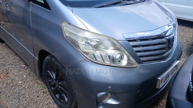 Toyota Alphard 2.4 Petrol FWD 2014 Silver