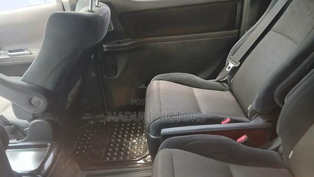 Toyota Alphard 2.4 Petrol FWD 2014 Silver