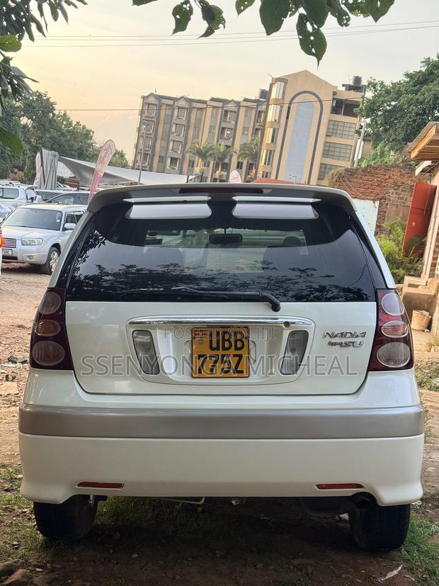 Toyota Nadia 2000 White