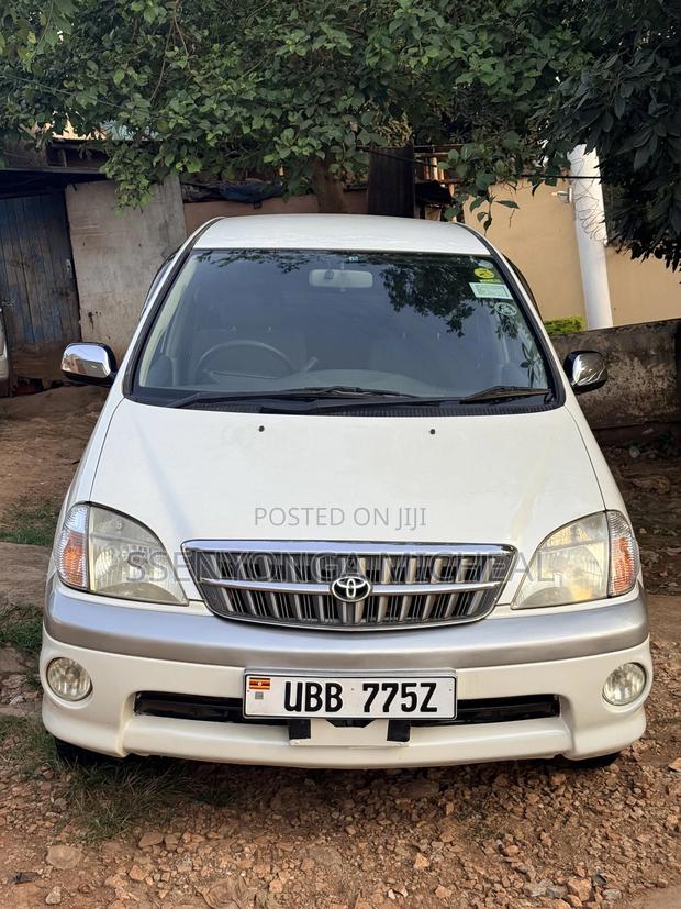 Toyota Nadia 2000 White