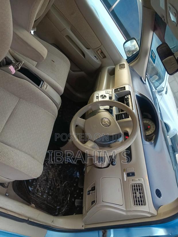 Toyota Raum 2005 Blue